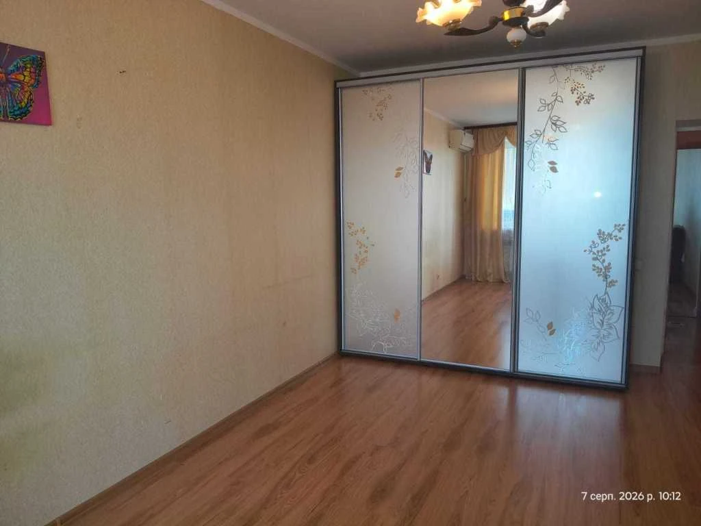 Продам однокімнатну квартиру (49 м²) у Києві, Дарницький рай