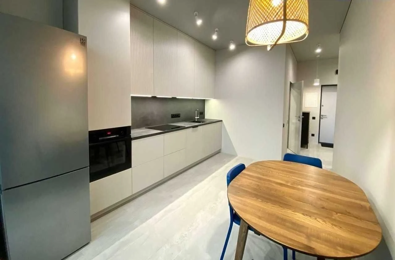 Продам 1-кімнатну квартиру з ремонтом в ЖК Manhattan City, Б