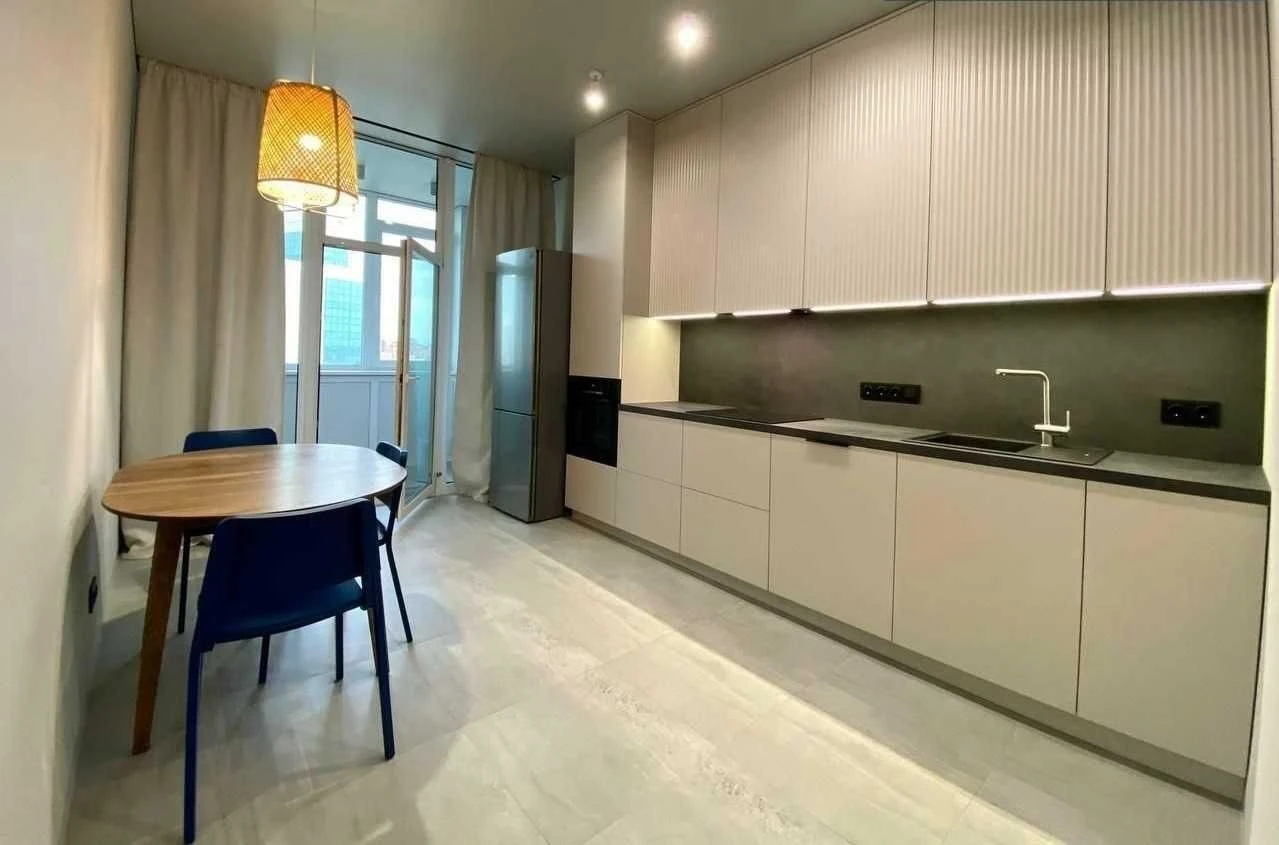 Продам 1-кімнатну квартиру з ремонтом в ЖК Manhattan City, Б
