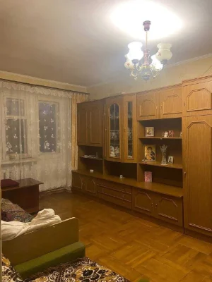 Продам квартиру на Космонавтов рядом с парком