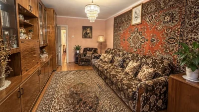 Продаж 2-х кіинатної по вул.Довга з індивідуальним  опалення