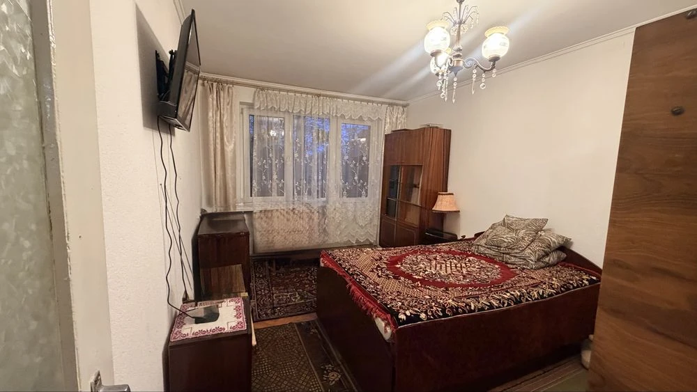 Продаж 2-х кіинатної по вул.Довга з індивідуальним  опалення