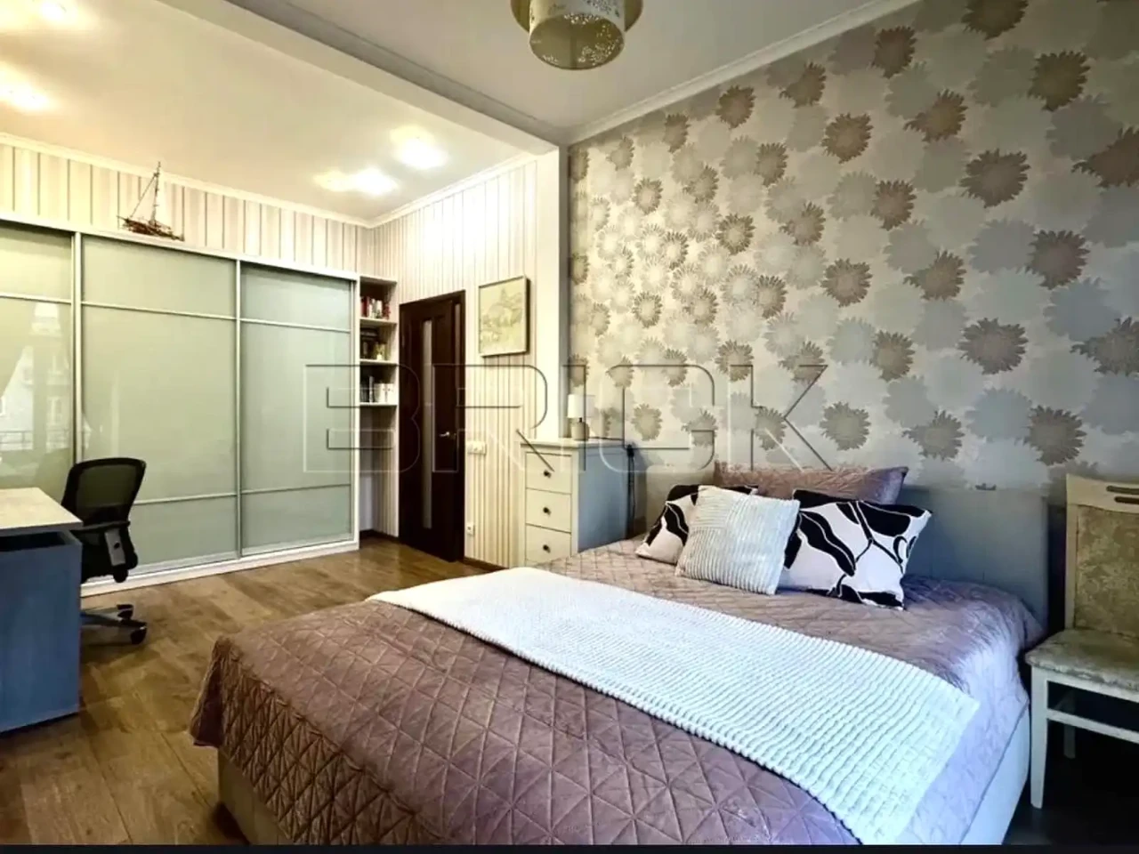 Оренда квартири 2-кімн. 53 м² 6/7 пов.