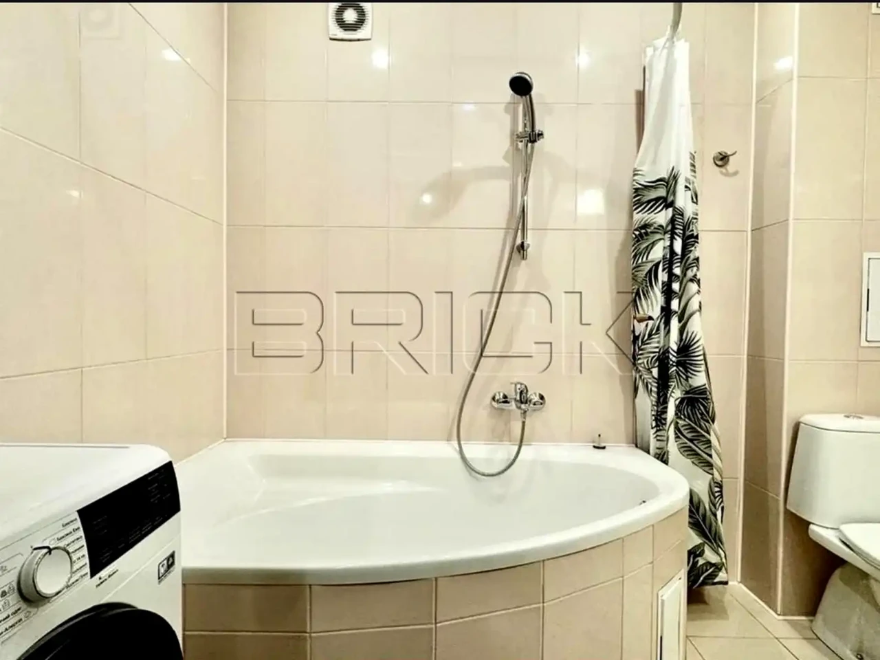 Оренда квартири 2-кімн. 53 м² 6/7 пов.