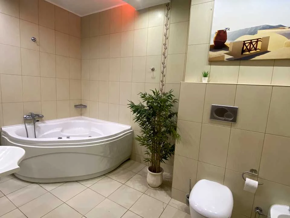 Apartment. Zhylianska st., Kyiv