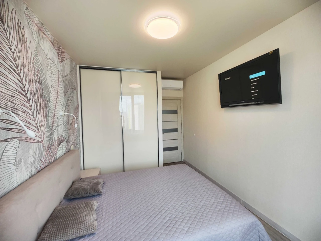 Rent 1-bedroom apartment in ЖК San Francisco Creative House. m. Nivki