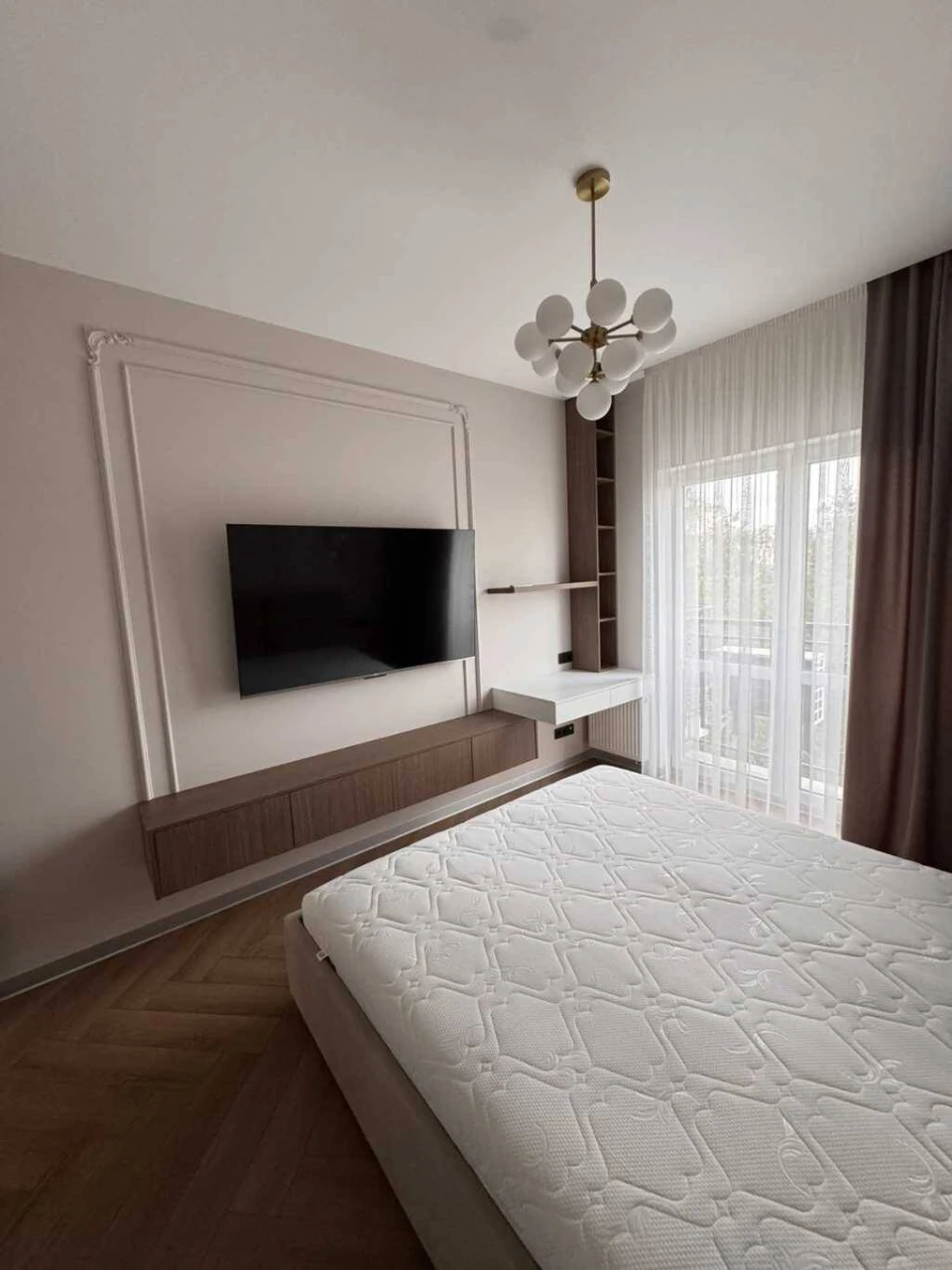 For Sale: 2-bedroom apartment in Kyiv, Holosiiv, Metrologichna Street