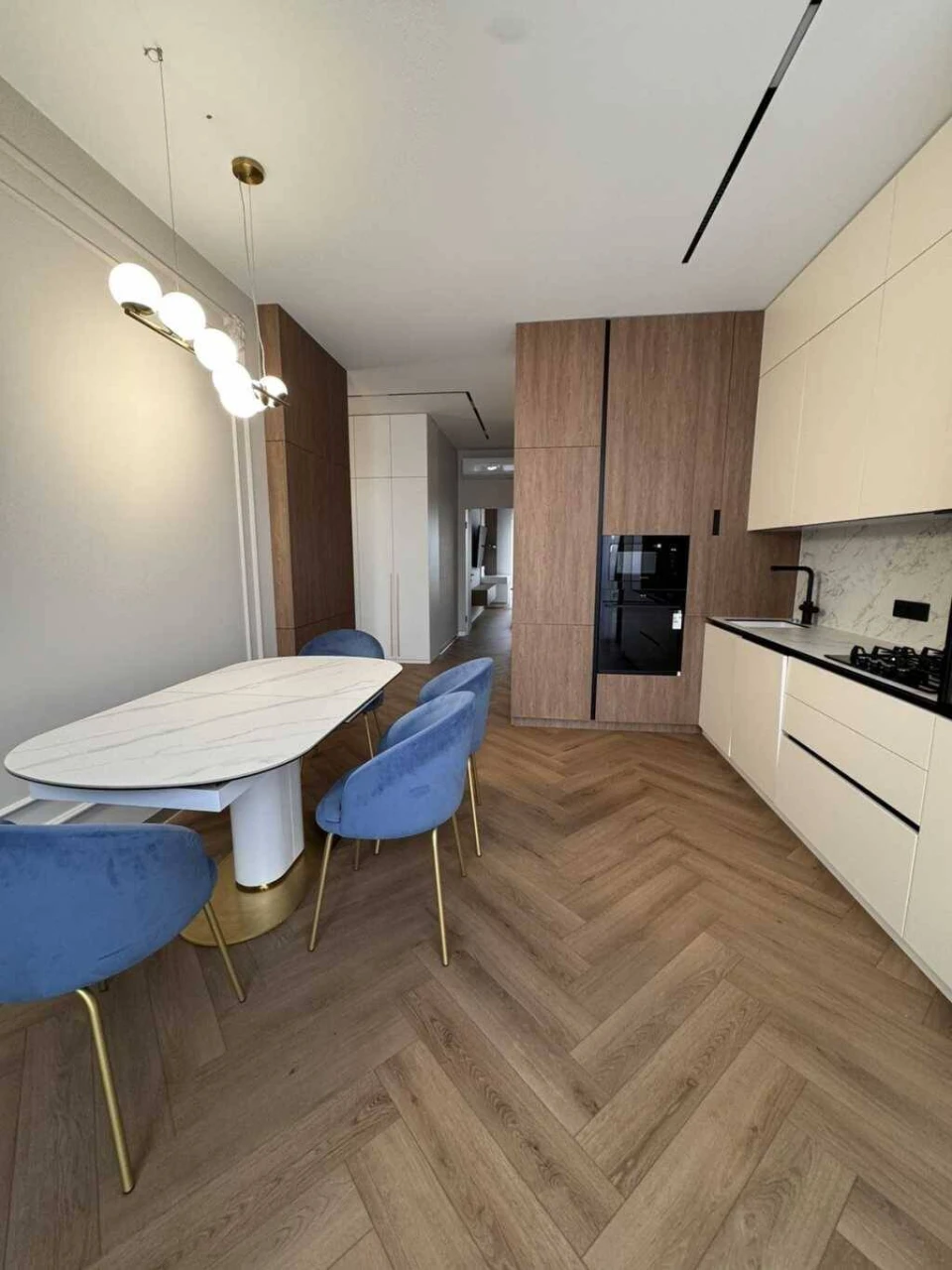 For Sale: 2-bedroom apartment in Kyiv, Holosiiv, Metrologichna Street