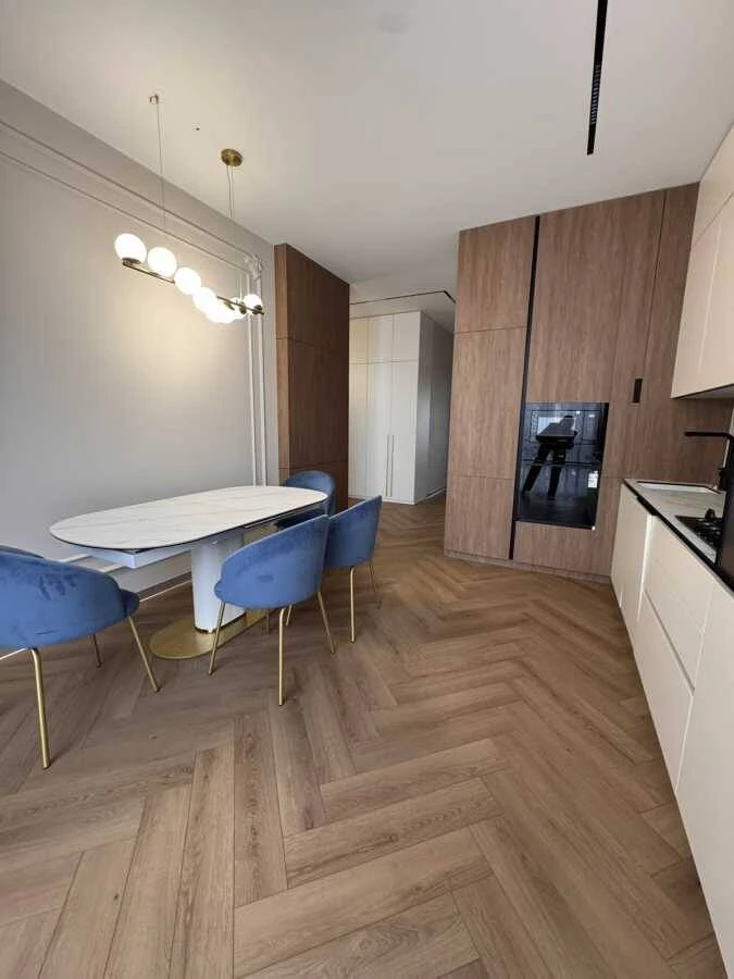 For Sale: 2-bedroom apartment in Kyiv, Holosiiv, Metrologichna Street