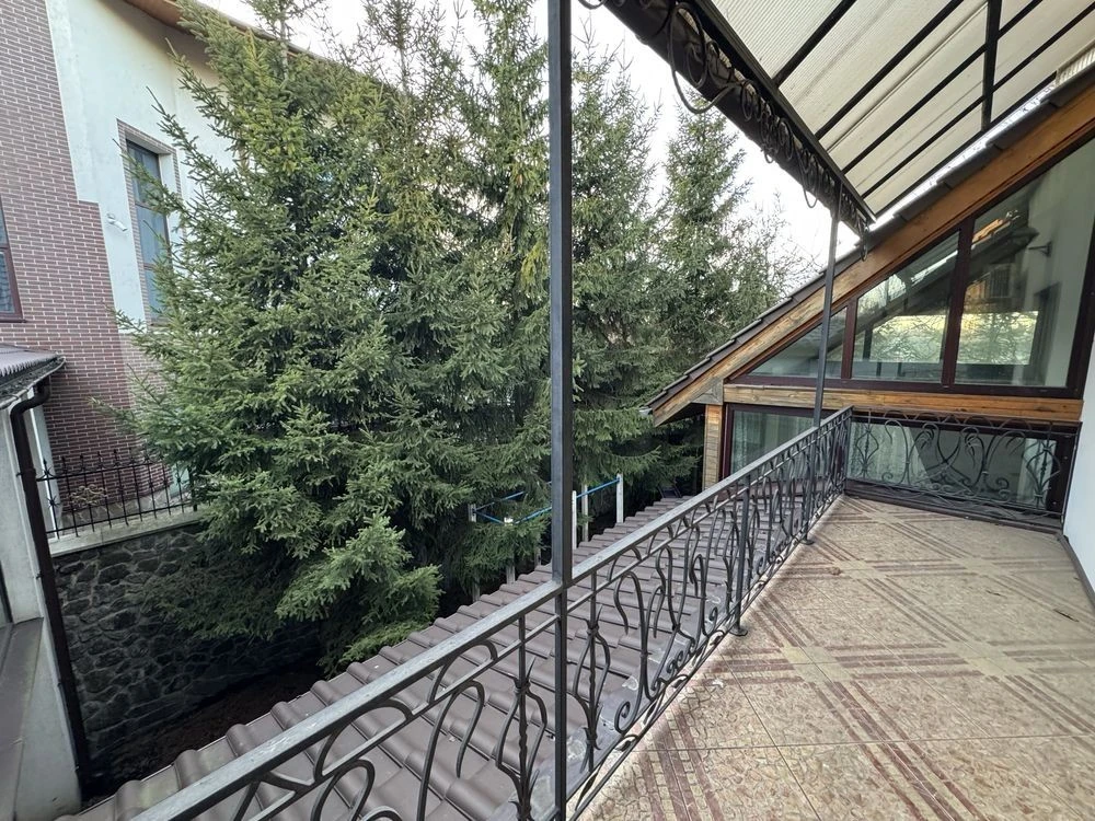 Rent house with pool 1250 sq m. Holosiiv district