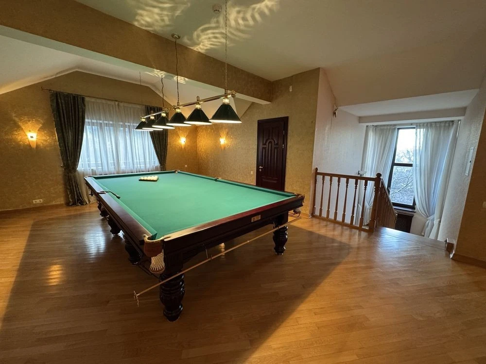Rent house with pool 1250 sq m. Holosiiv district