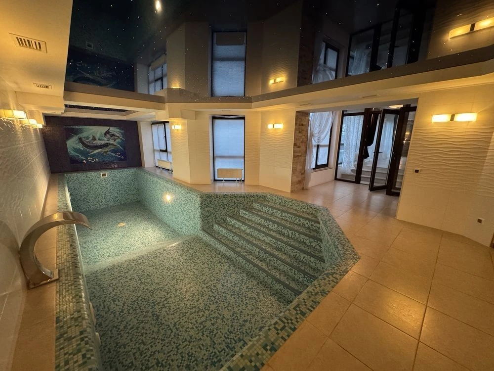 Rent house with pool 1250 sq m. Holosiiv district