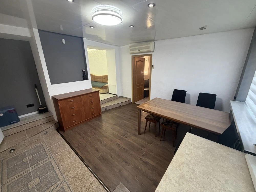 Rent 3-bedroom apartment on Vynohradari