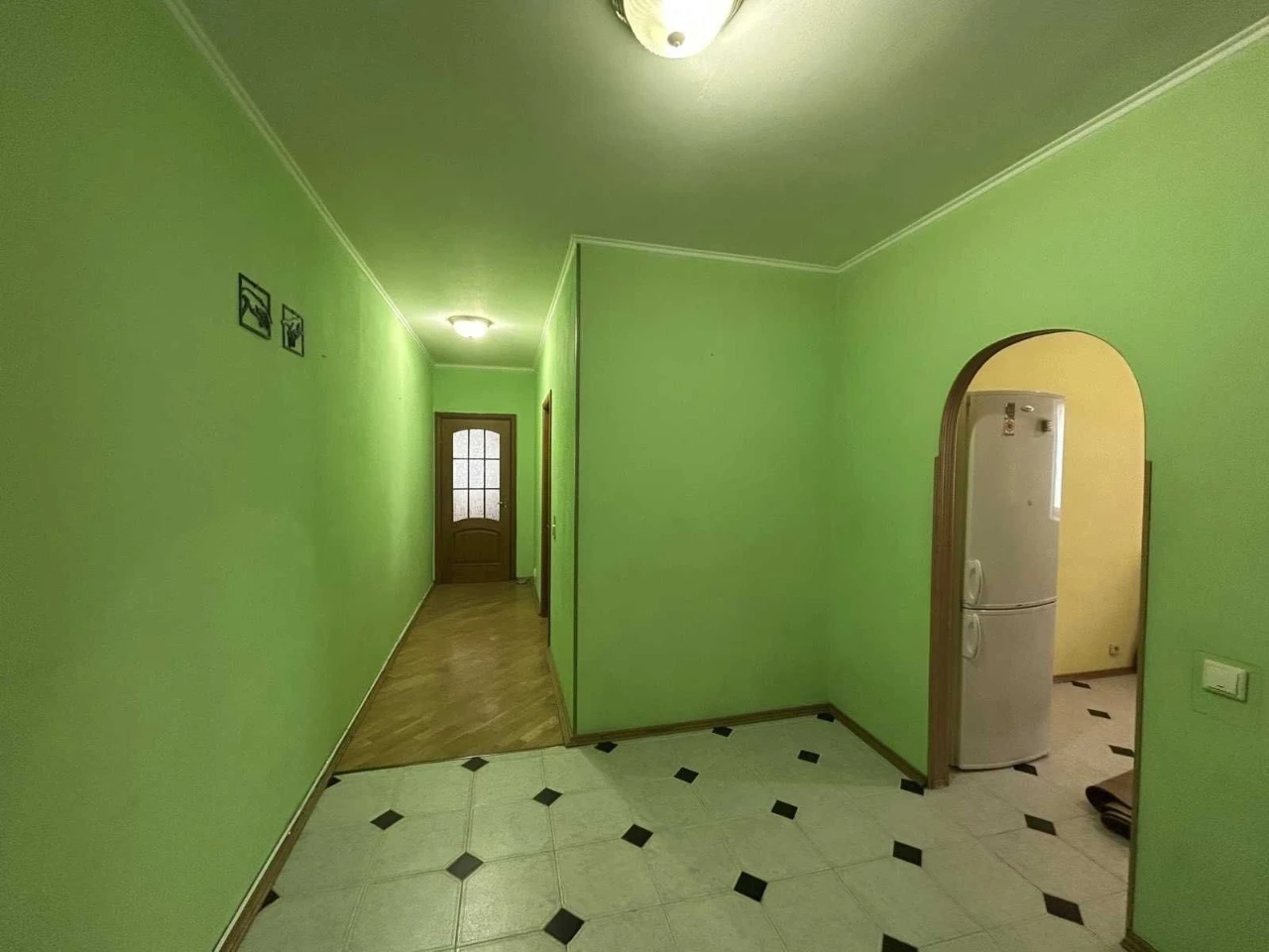 Rent a spacious 2-bedroom apartment on Oboloni, ул. Тимо, 13-A.