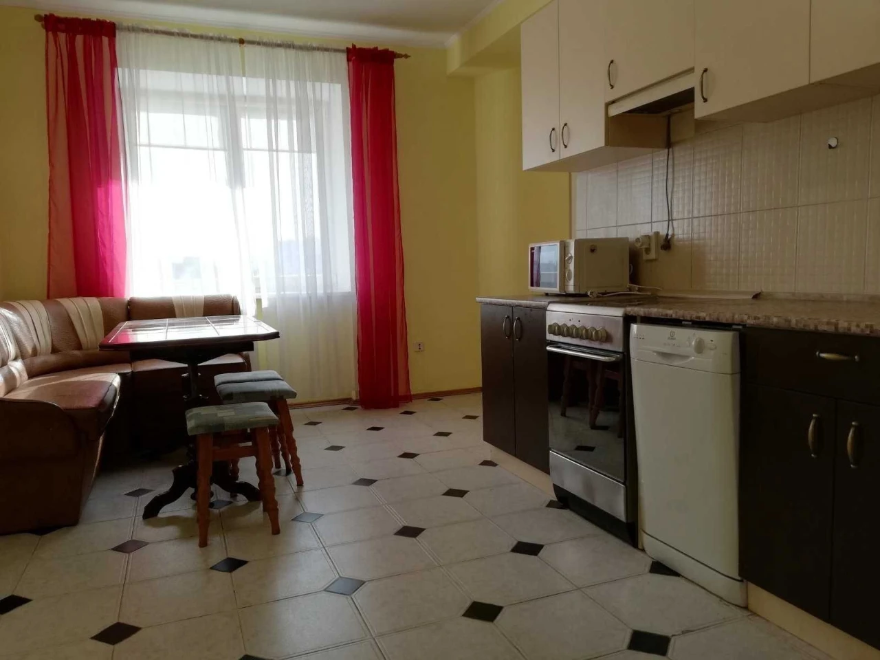 Rent a spacious 2-bedroom apartment on Oboloni, ул. Тимо, 13-A.