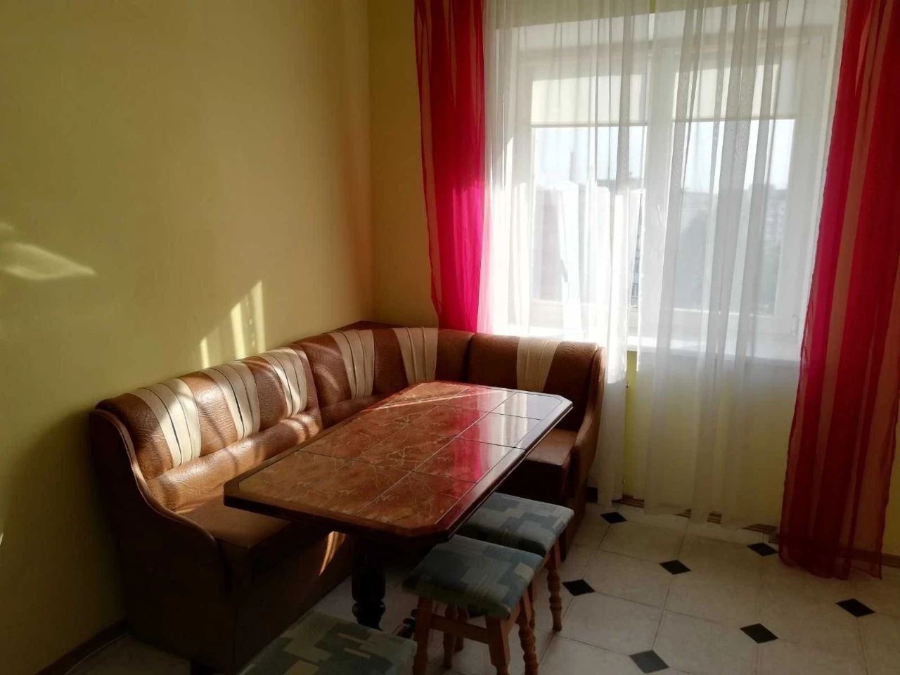 Rent a spacious 2-bedroom apartment on Oboloni, ул. Тимо, 13-A.