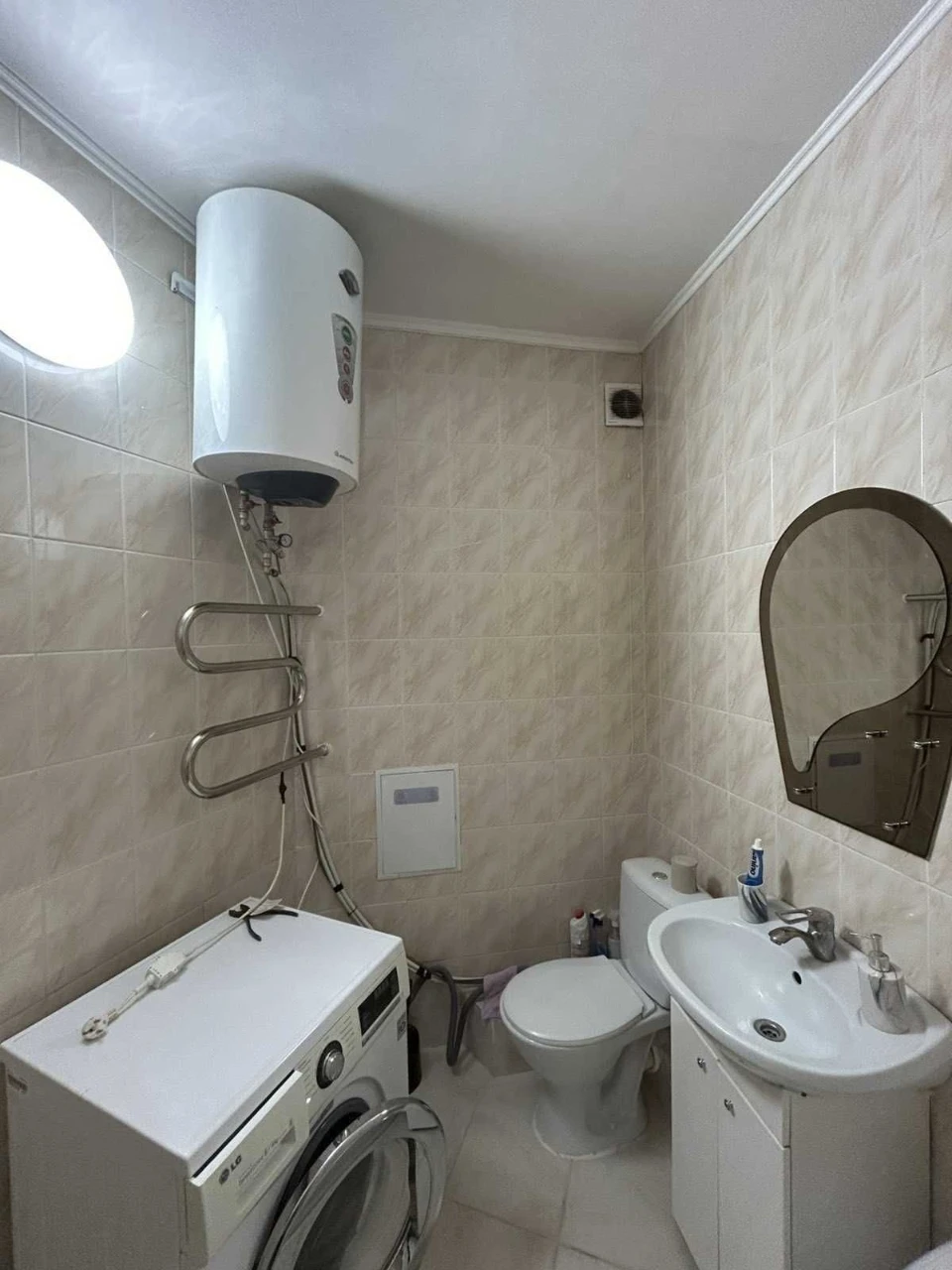 Rent a spacious 2-bedroom apartment on Oboloni, ул. Тимо, 13-A.