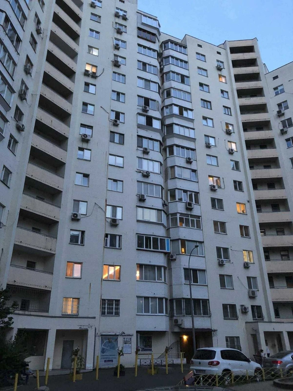 Rent a spacious 2-bedroom apartment on Oboloni, ул. Тимо, 13-A.