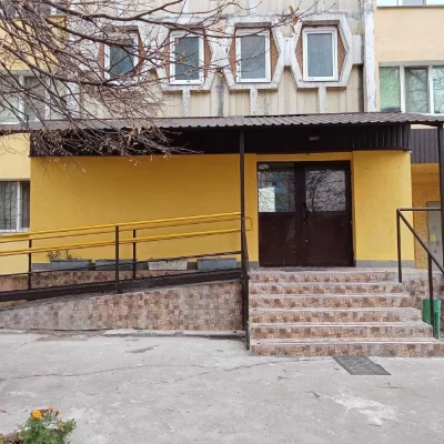 Оренда 2 кімнатної роздільної квартири на Виноградарі, вул.