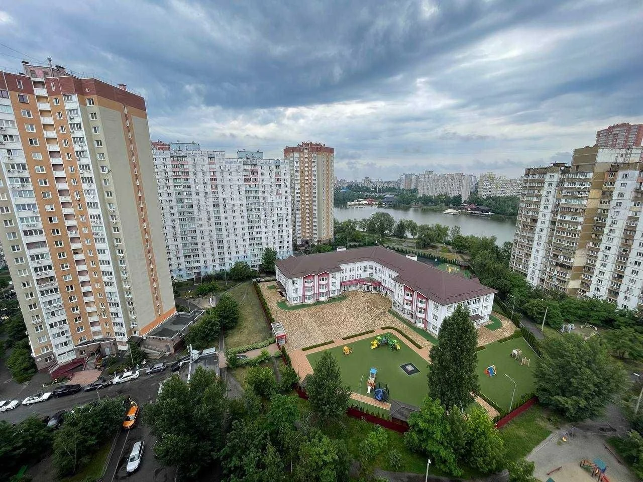 Rent 1-bedroom apartment in Pózniak. Dragamova, Ахматов