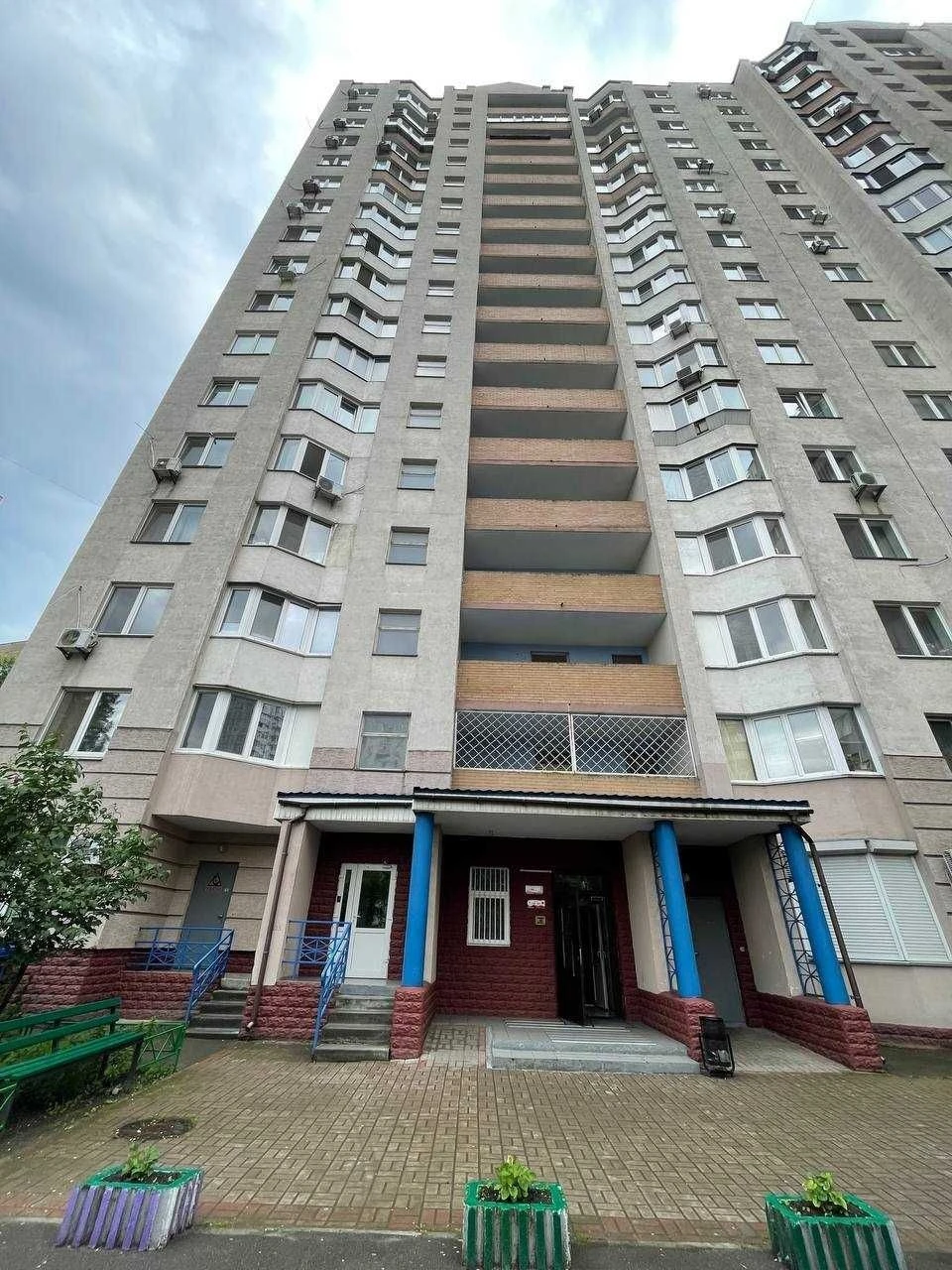 Rent 1-bedroom apartment in Pózniak. Dragamova, Ахматов