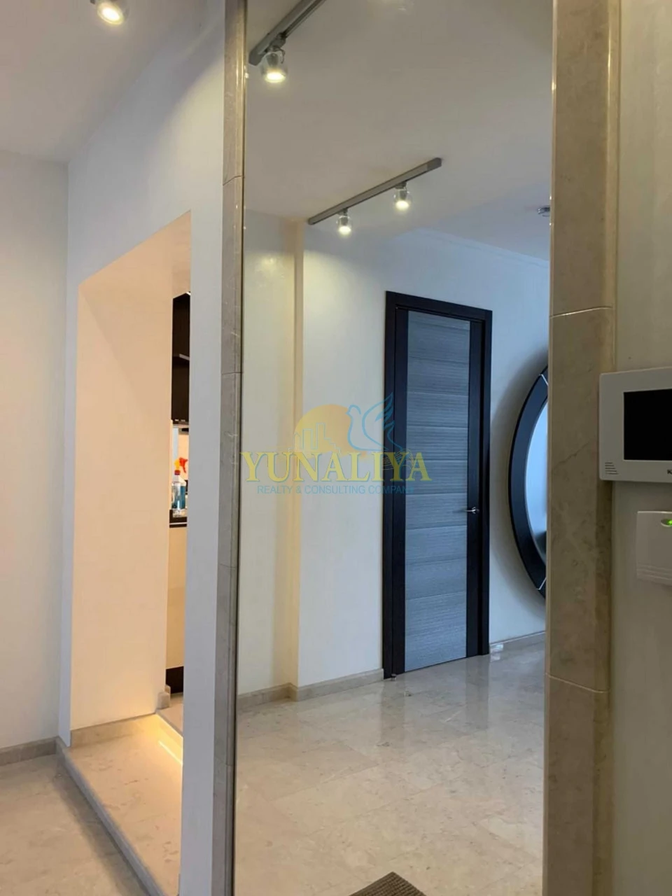 For Rent! 2-room apartment at вул. Богомольца 7/14! No fees!