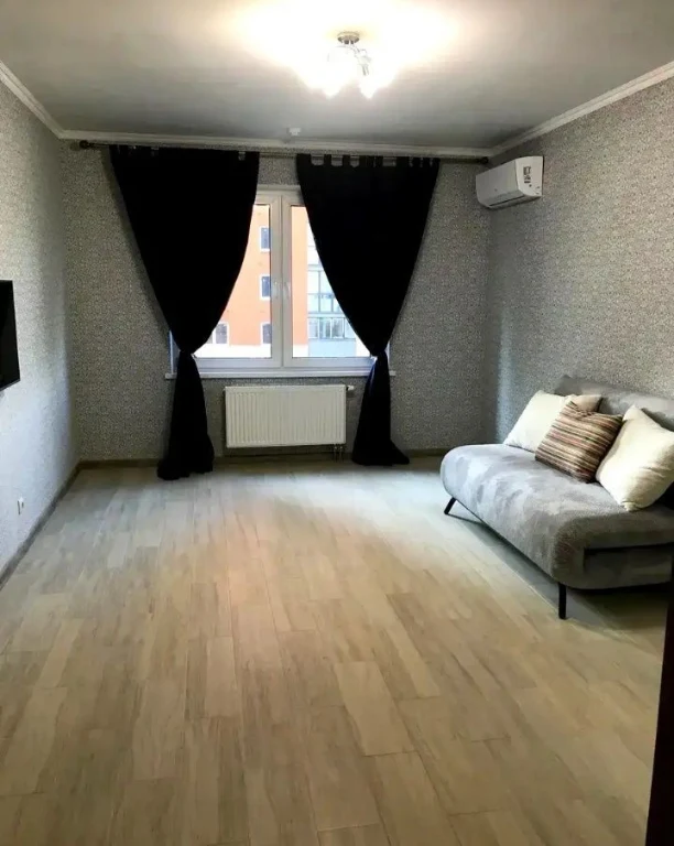 FOR RENT: One-bedroom apartment in the Miloslavichi Zakrevsky residential complex, 10