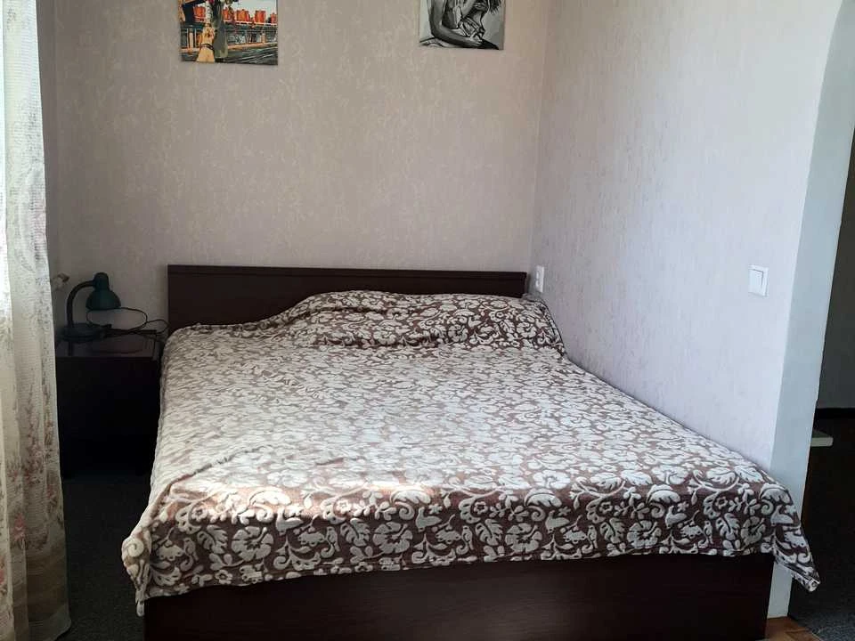 Квартира. Дніпро, Криворізька вулиця