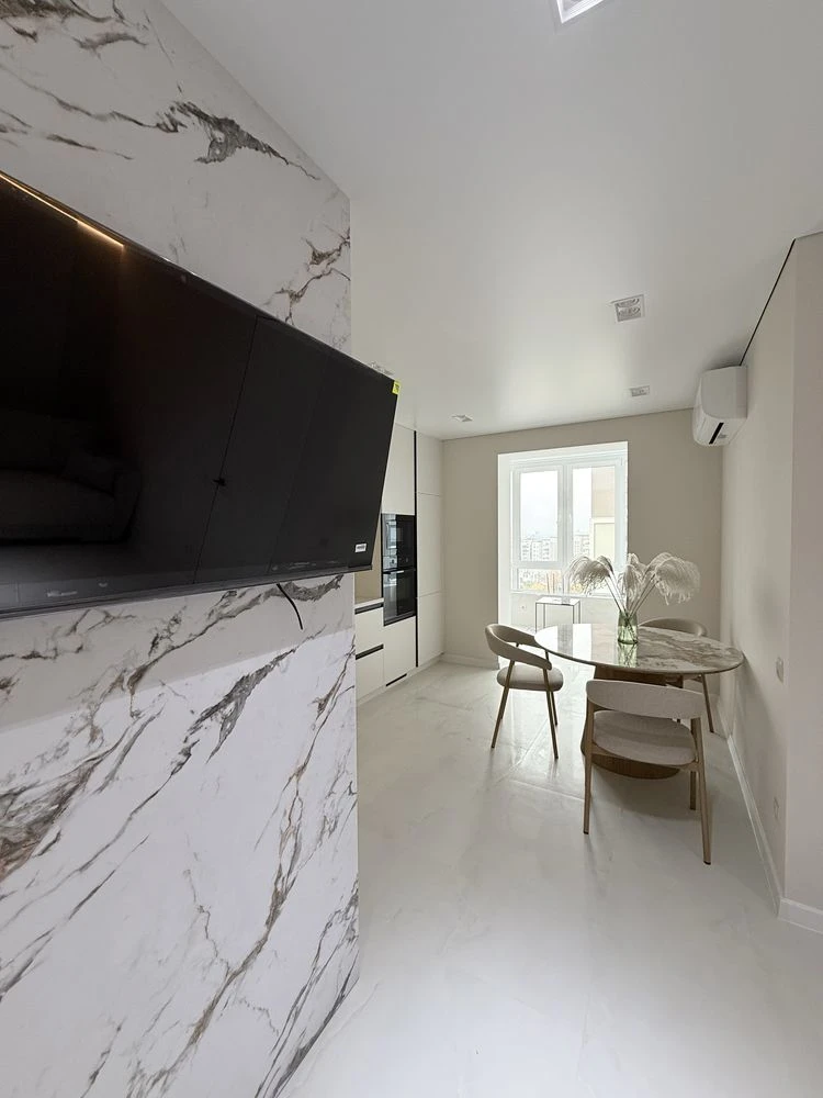 Sale of a beautiful apartment in Grand City Dombrovskyi residential complex.