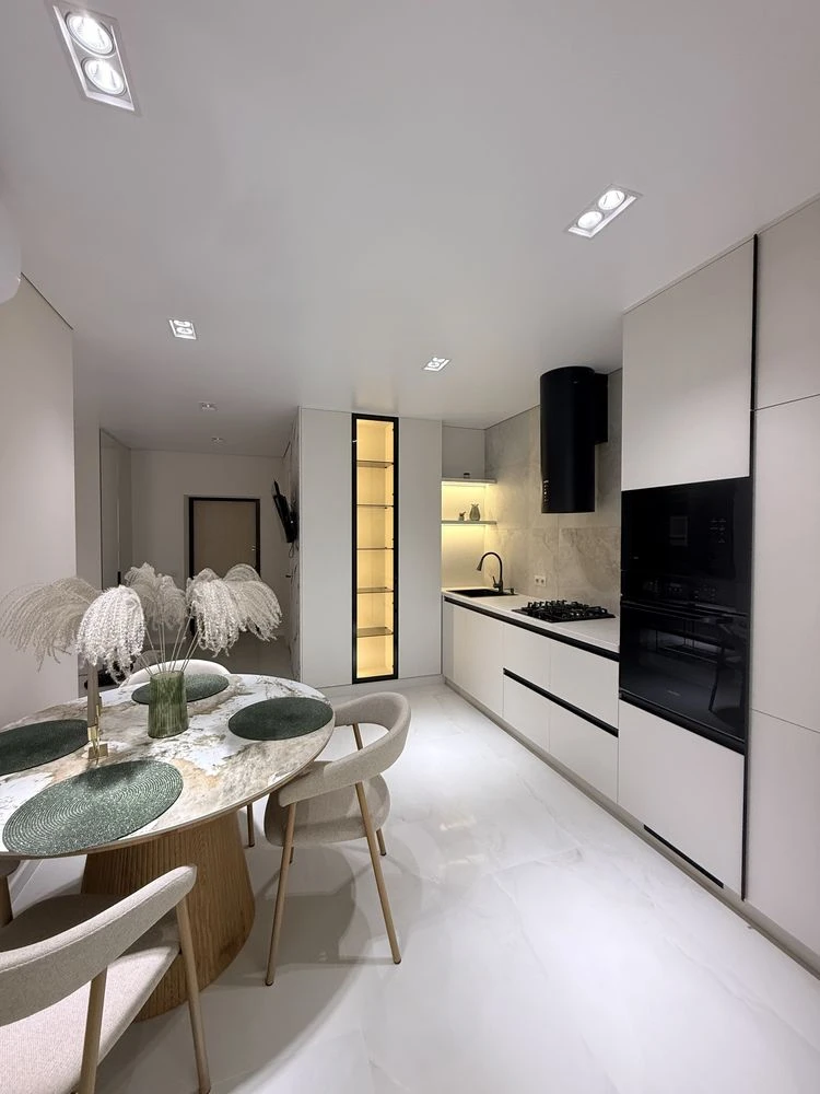 Sale of a beautiful apartment in Grand City Dombrovskyi residential complex.