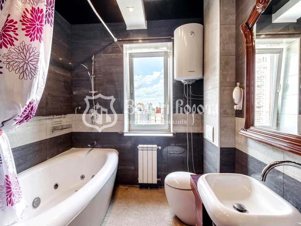 Apartment. Anna Akhmatova Street, Kyiv