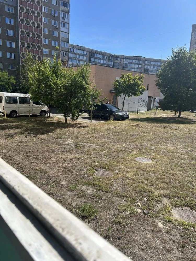 Здам 2-кім. квартира біля метро Героїв Дніпра.