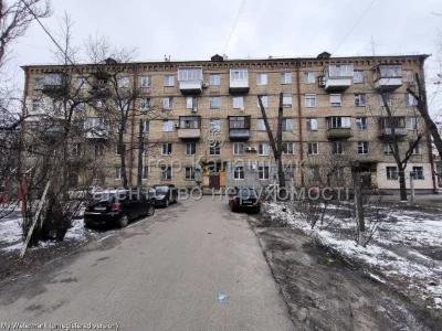 Здається 2-кімнатна квартира. Є ГАЗ, вул. Івана Світличного,
