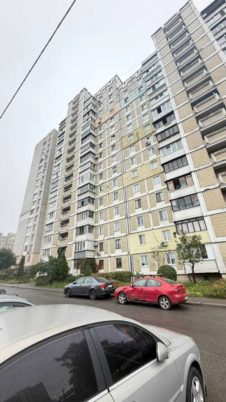 Sale of a 3-room apartment, street Efremova, 19. Metro Akadem