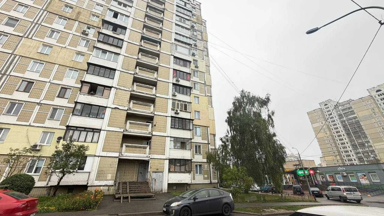 Sale of a 3-room apartment, street Efremova, 19. Metro Akadem