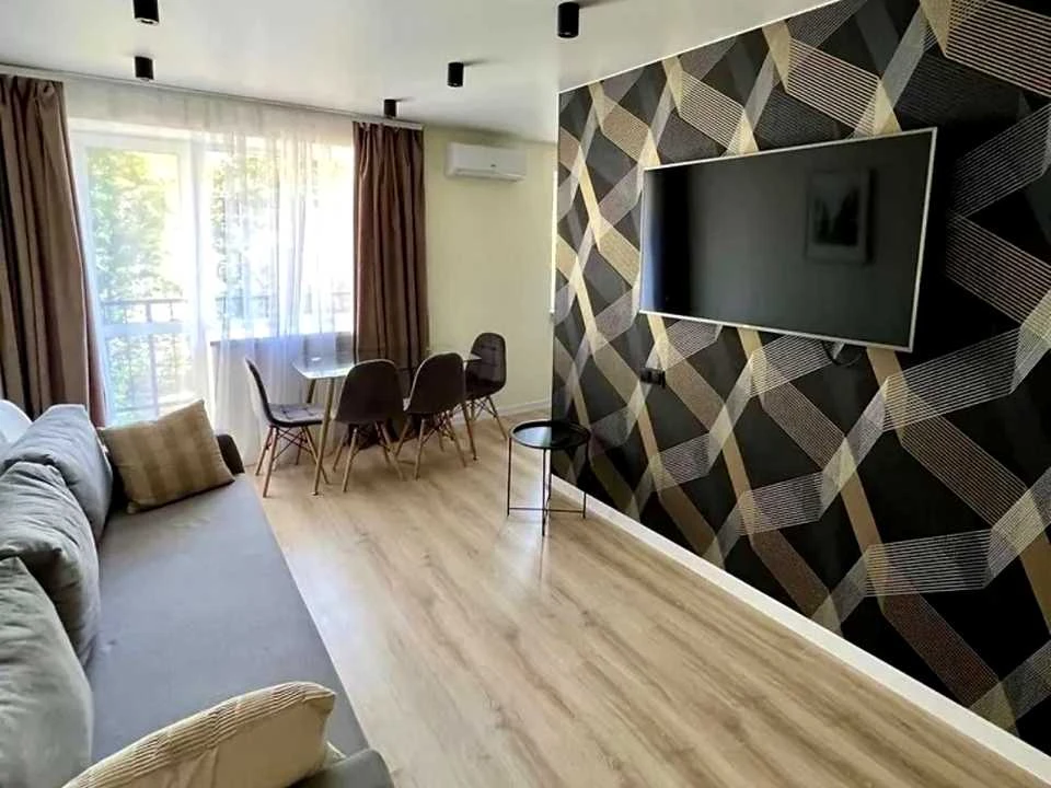 Apartment. Street Mriy