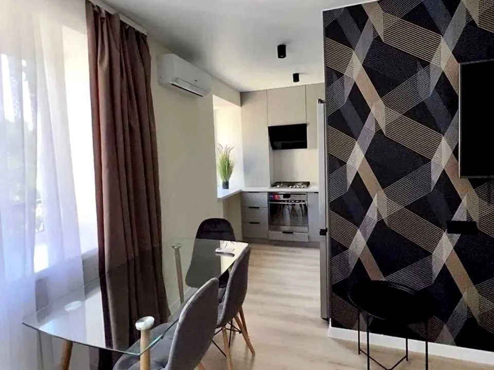 Apartment. Street Mriy