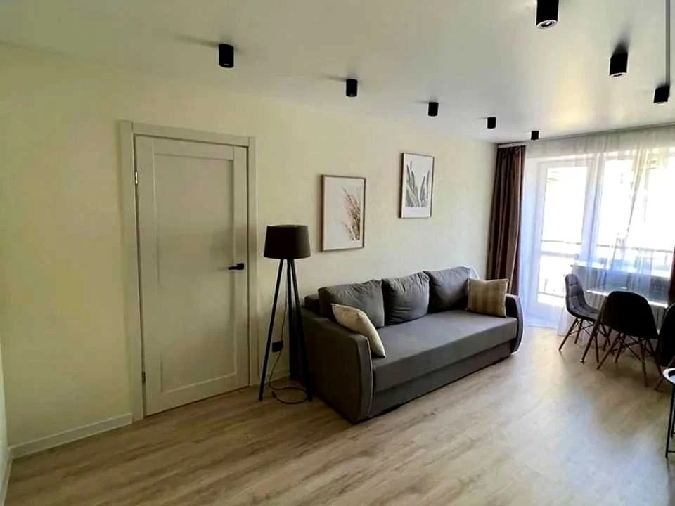 Apartment. Street Mriy