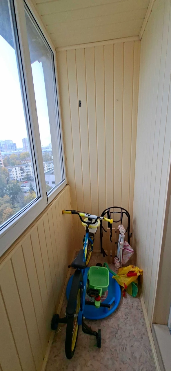Sale of a 2-bedroom apartment 49 sq m, European Street, m. Naukova