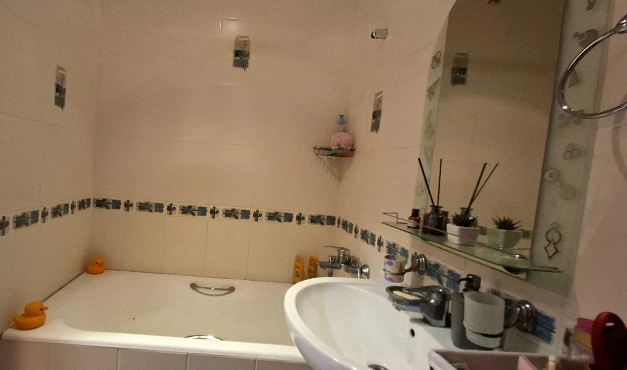 Sale of a 2-bedroom apartment 49 sq m, European Street, m. Naukova