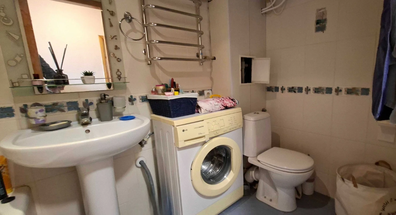 Sale of a 2-bedroom apartment 49 sq m, European Street, m. Naukova