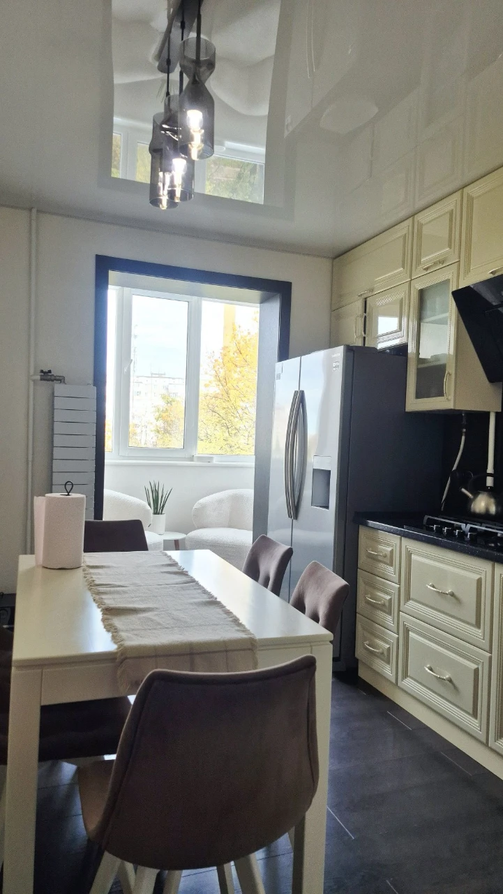 For Sale: Cozy 3-room apartment with renovation!