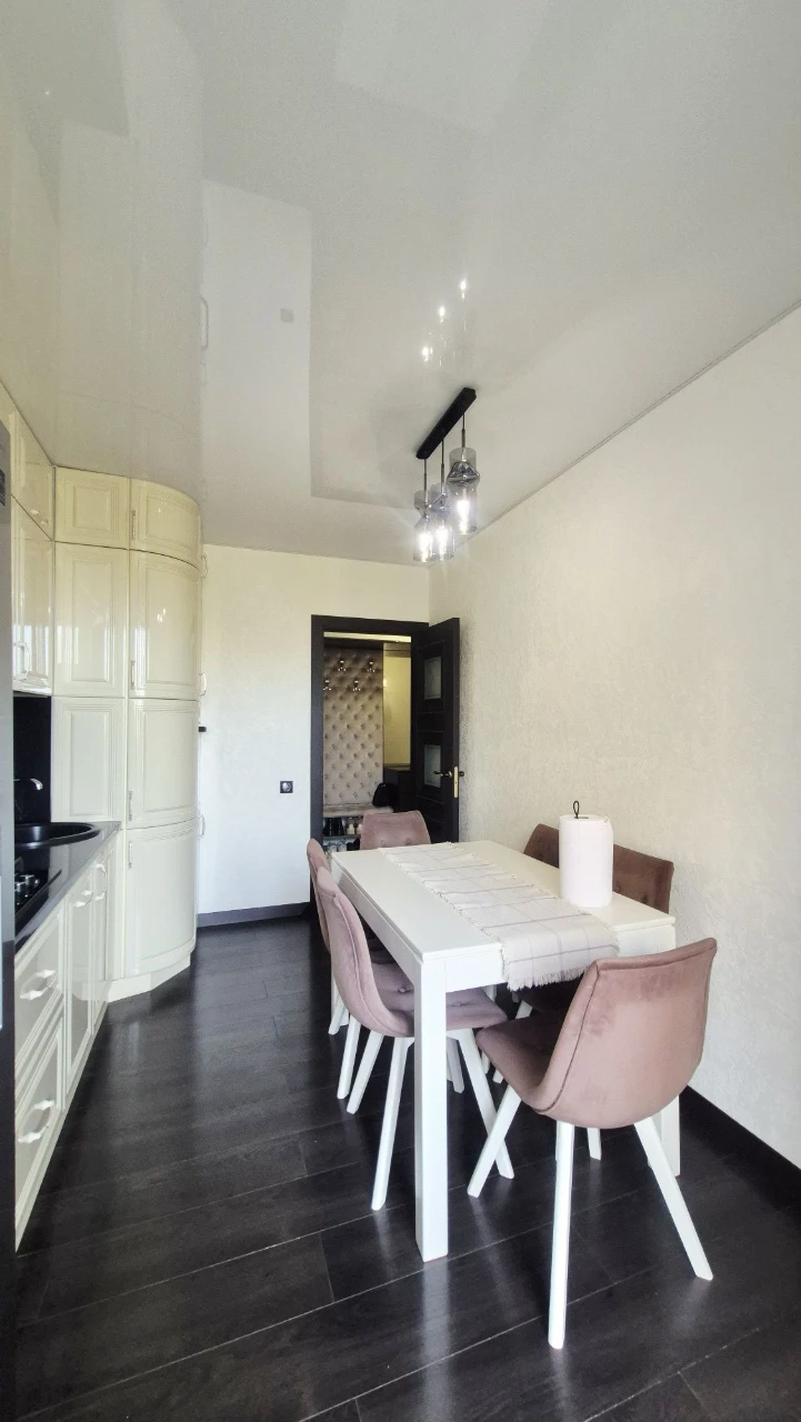 For Sale: Cozy 3-room apartment with renovation!