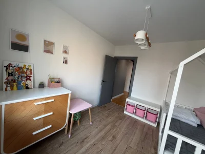 Owner! Three-room apartment in Dnipro district. Rent tr
