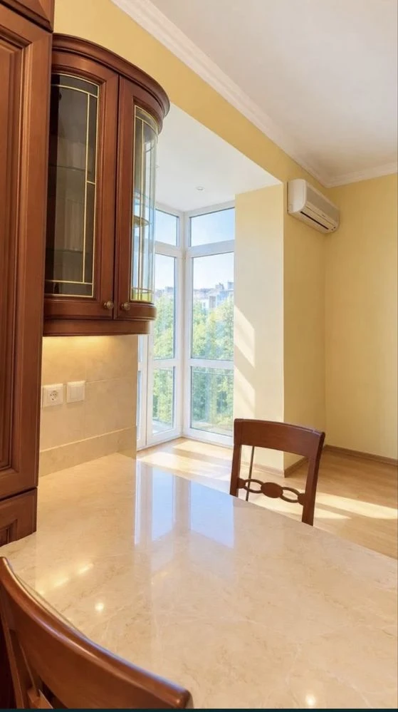 Sale of 3-room apartment, Lypyska 19/7, Piliipa Orlyka, Bogomolts
