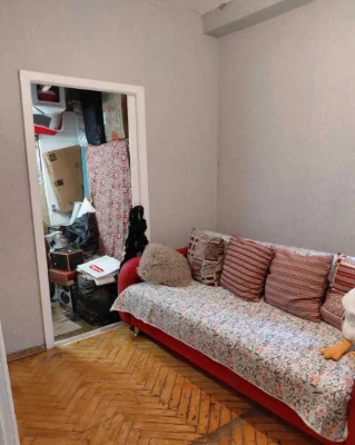 Продаж 2 кімнатної метро Зверінецька