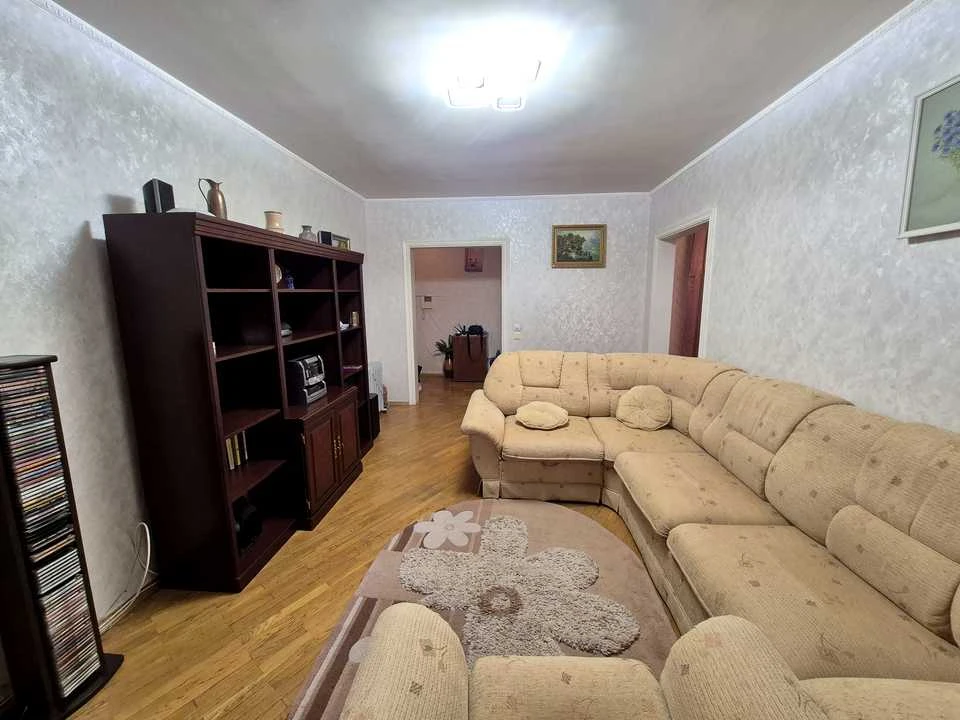 Квартира. Академіка Доброхотова, Київ.