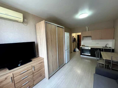 Apartment. Yasynuvat Street, Demeevka.