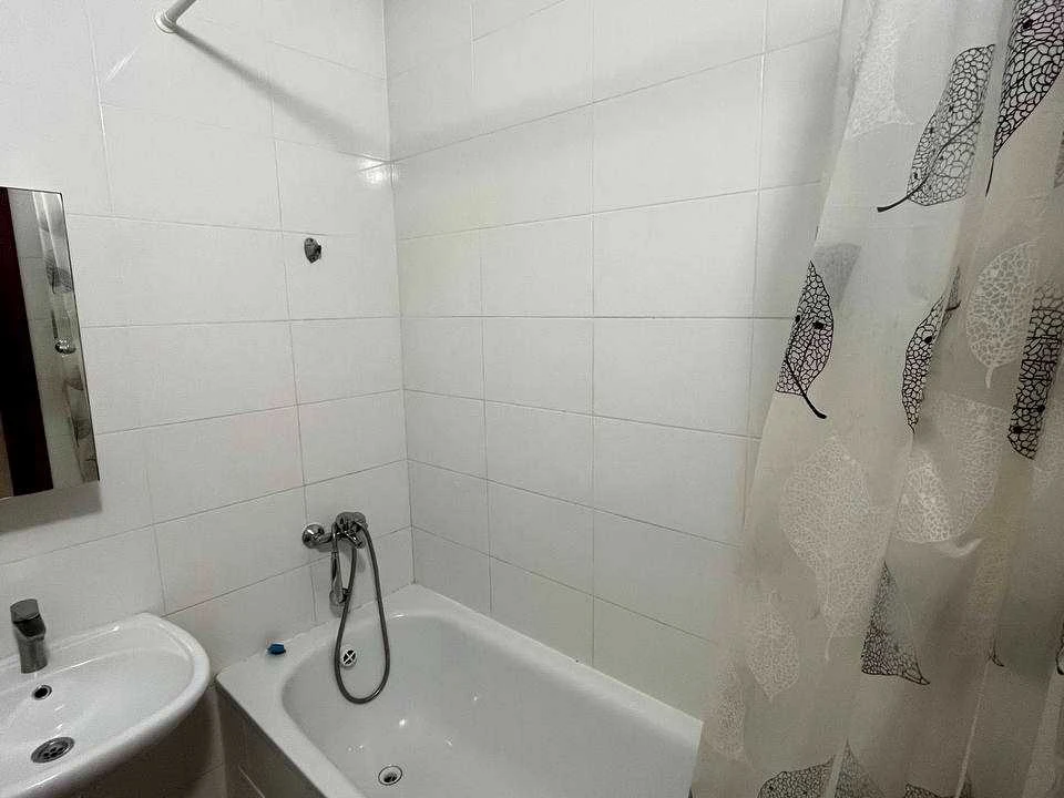 Apartment. Yasynuvat Street, Demeevka.