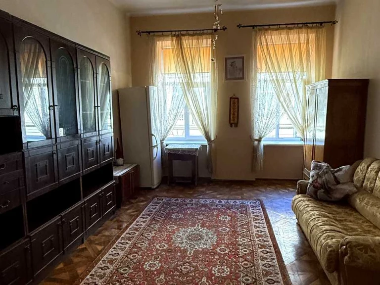 Apartment. Yakova Holovats'koho Street, Lviv